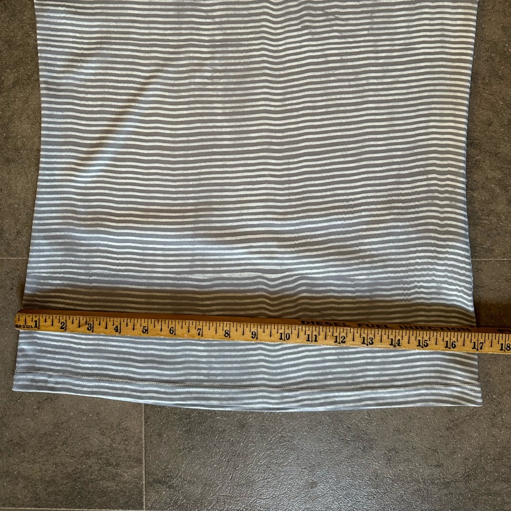 Under Armour top. Khaki & white striped. Medium. - Picture 11 of 11